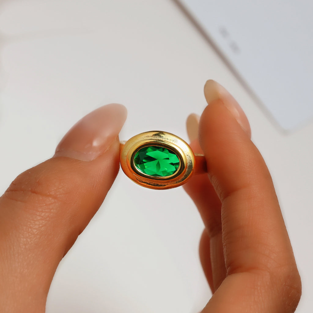Retro Oval Green Zircon Titanium Steel Ring