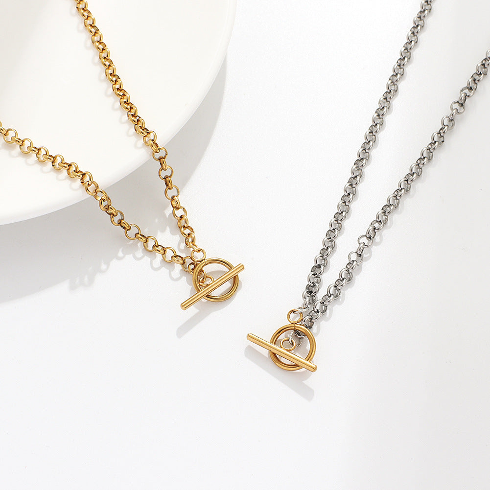 Non Fading Titanium Steel Clavicle Chain With A Round Pendant