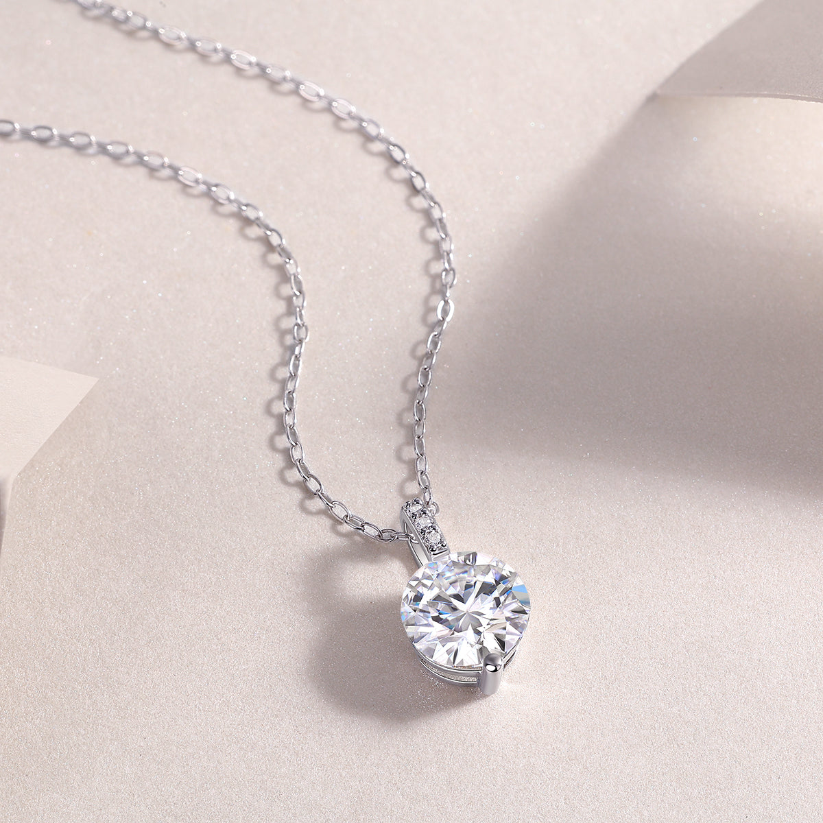 A Lifetime Of Brilliance - A Fashionable And Light Luxury Jewelry Pendant Necklace Set With Top-quality Moissanite, S925 Silver Plated Platinum