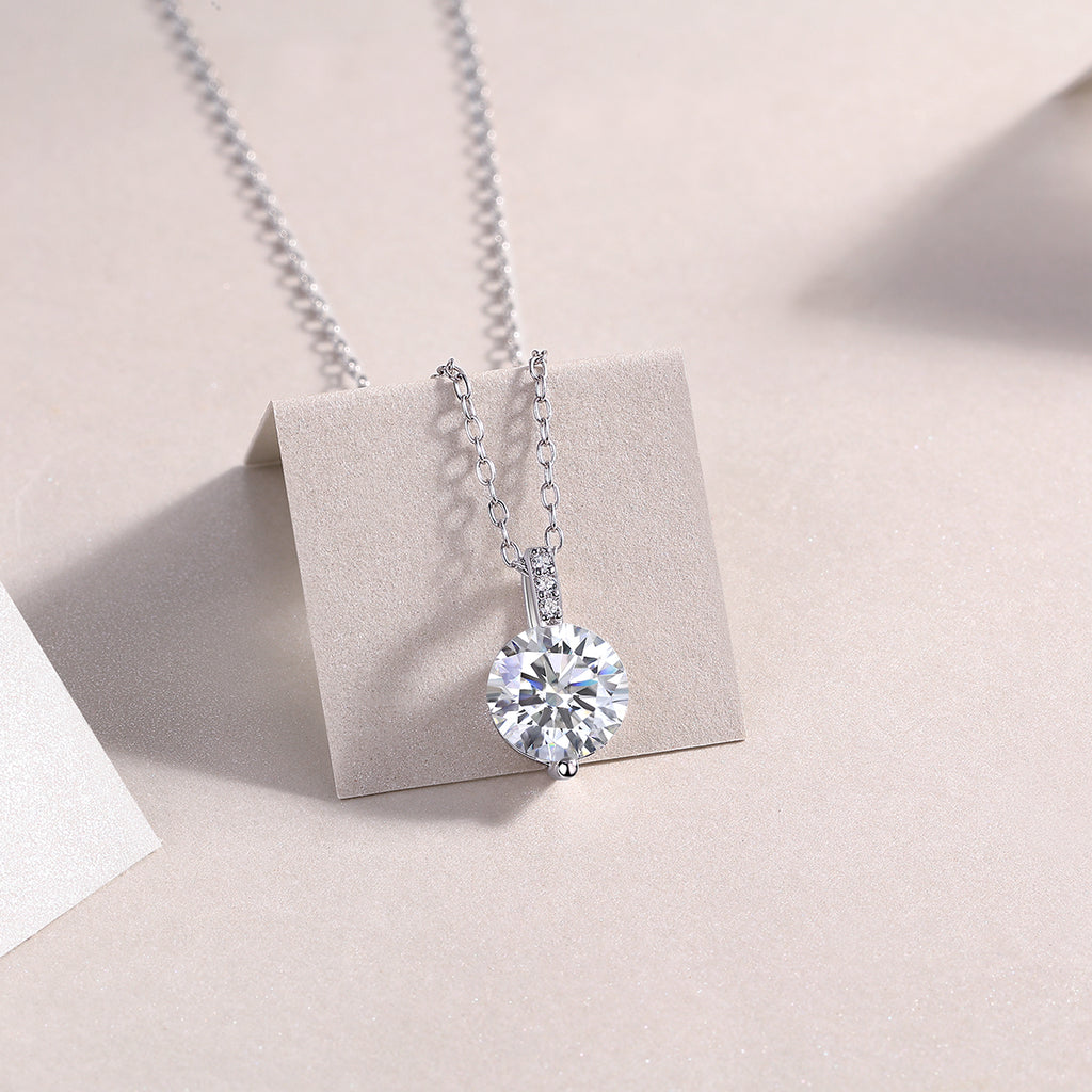 A Lifetime Of Brilliance - A Fashionable And Light Luxury Jewelry Pendant Necklace Set With Top-quality Moissanite, S925 Silver Plated Platinum