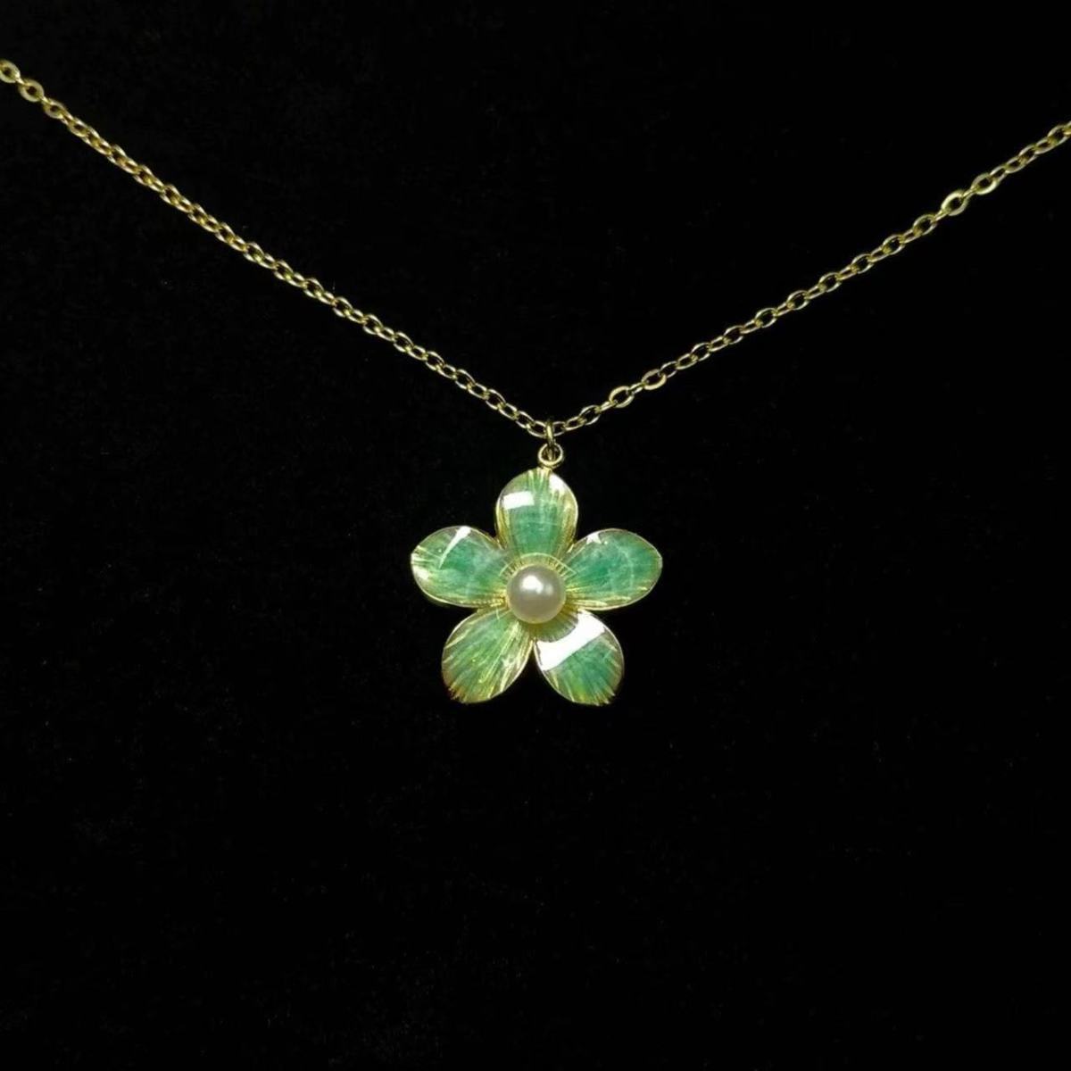 Vintage Secondhand Pearl Cherry Blossoms Summer Outing Floral Pearl Sweet Necklace