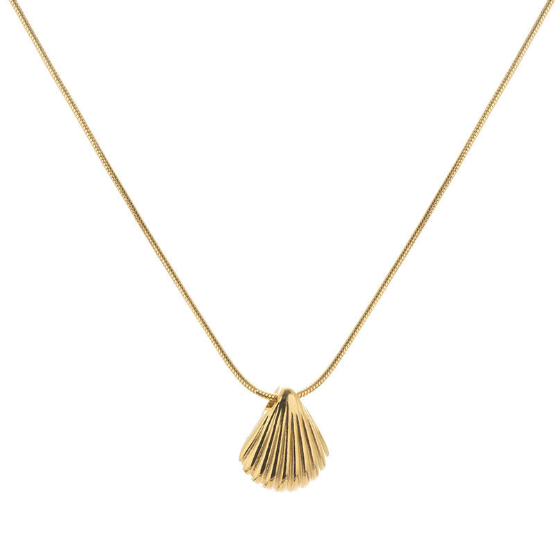 Golden Shell Light Luxury Niche Necklace That Doesn't Fade