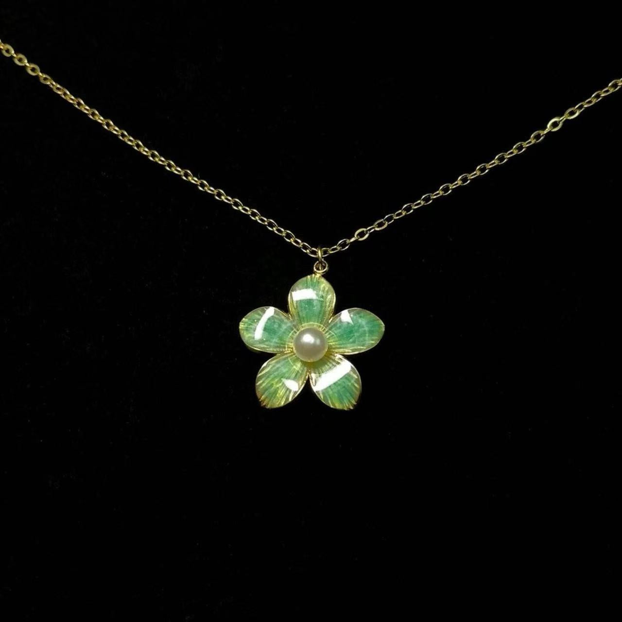 Vintage Secondhand Pearl Cherry Blossoms Summer Outing Floral Pearl Sweet Necklace