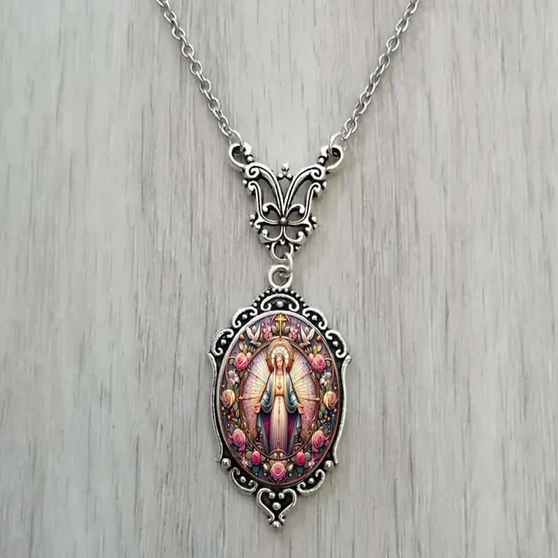 Exquisite Oval Pendant Necklace For Women