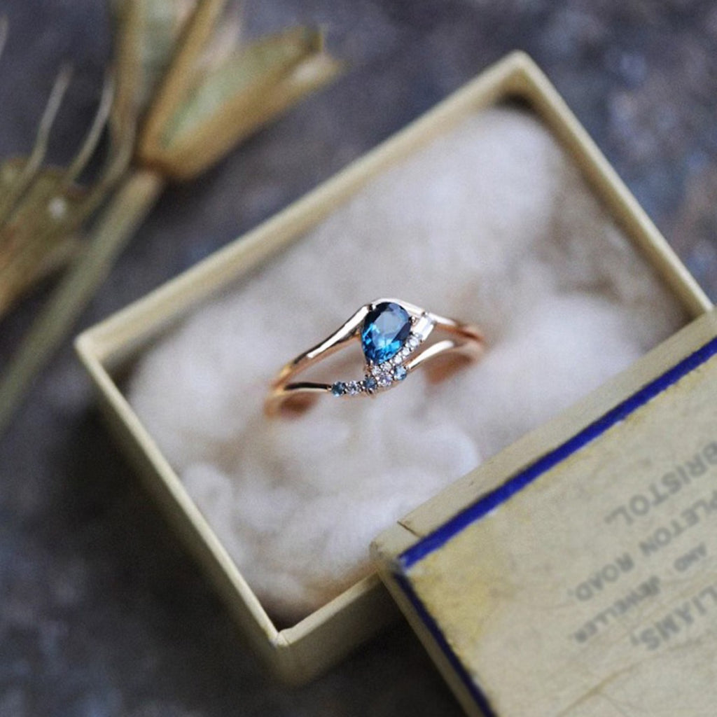 Red Elk S925 Sterling Silver Vintage Blue Zircon Micro Set Ring
